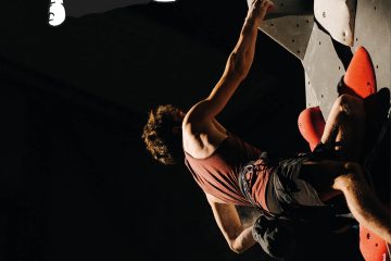 Kletternde Person